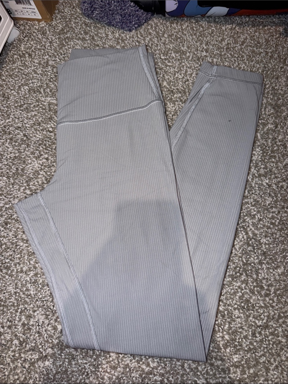 Women’s SIZE 6 LULULEMON Grey Ribbed Align High Rise Crop 23